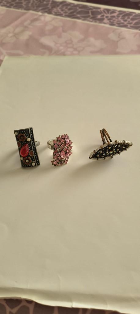 Setje van 3 verschillende ringen, Bijoux, Sacs & Beauté, Bagues, Utilisé, Femme, Enlèvement