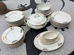 Vintage 43-delig eetservies “Grand Bouquet” - Boch F, Antiek en Kunst, Antiek | Servies compleet, Ophalen