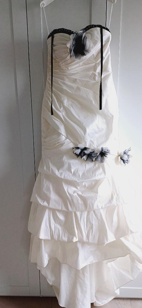 Vera Bride - buitengewone huwelijksjurk (mt 38/40), Kleding | Dames, Trouwkleding en Trouwaccessoires, Zo goed als nieuw, Trouwjurk