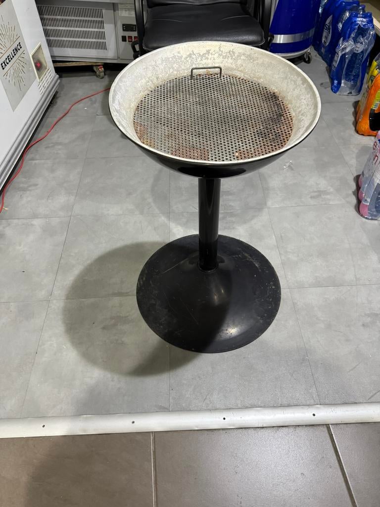 Cendrier d’exterieur., Enlèvement, Utilisé