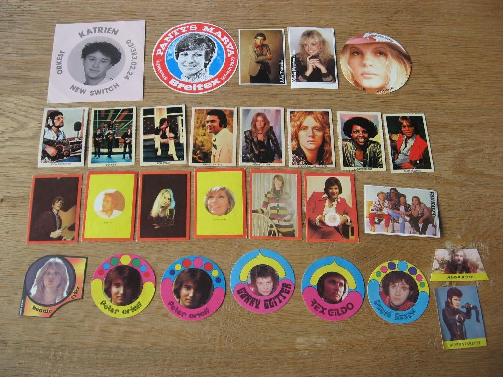 Lot 28 Stickers Zangers Muziekgroepen, Enlèvement, Neuf, Autres types