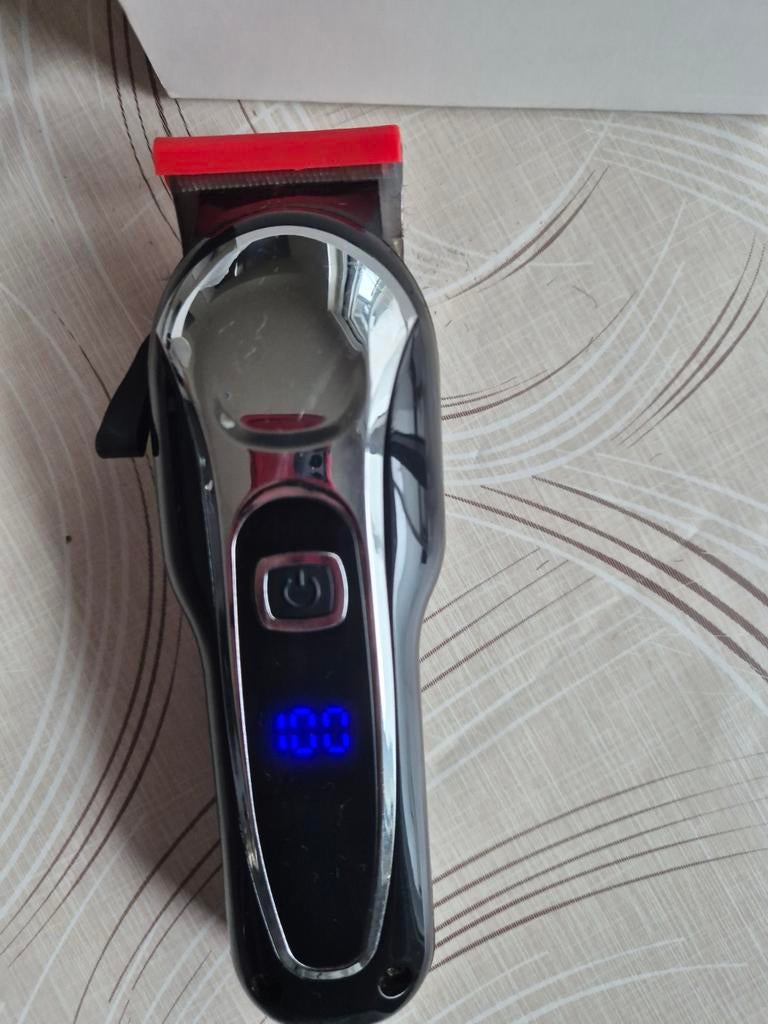 Nieuw honden tondeuse, Ophalen