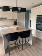 2 stijlvolle barkrukken in zwart velvet – zo goed als nieuw, Ophalen