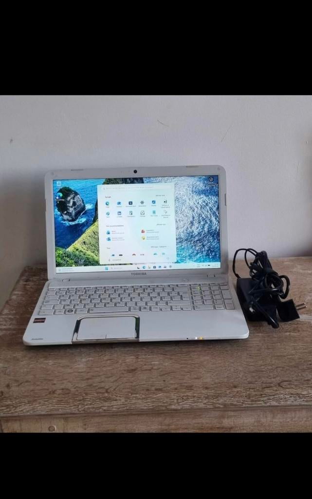 TOSHIBA SATELLITE : AMD A8 4500, SSD 250Go, 16Go RAM, WIN 11, Computers en Software, Windows Laptops, SSD, Ophalen