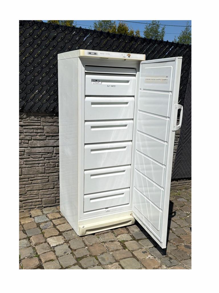 Zanussi Congelateur avec 6 tiroir 271L diepvries, Ophalen, Zo goed als nieuw