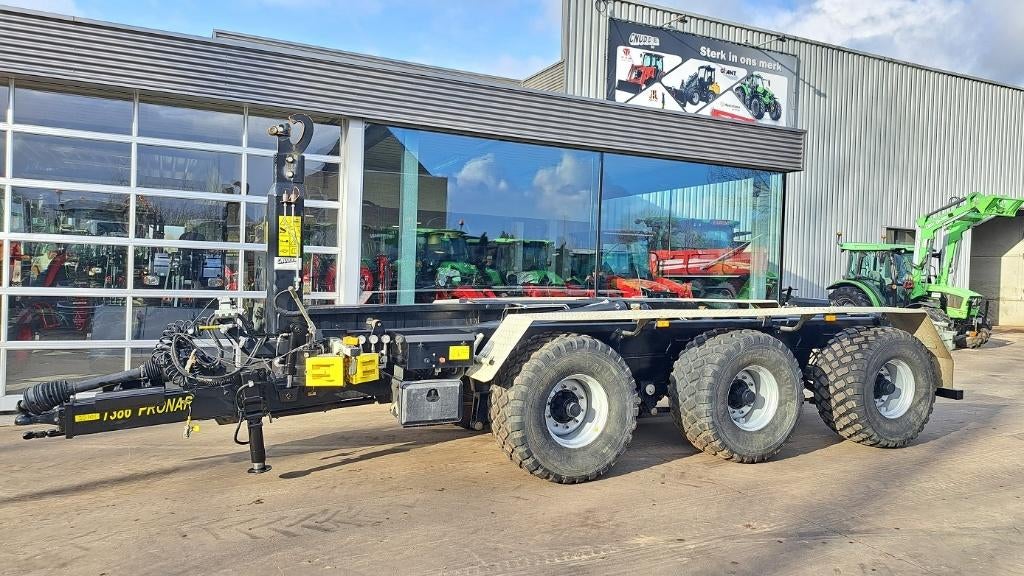 occ. haakarm Pronar T386 + Joskin, HTP 7 dumper + Deutz K110, Ophalen