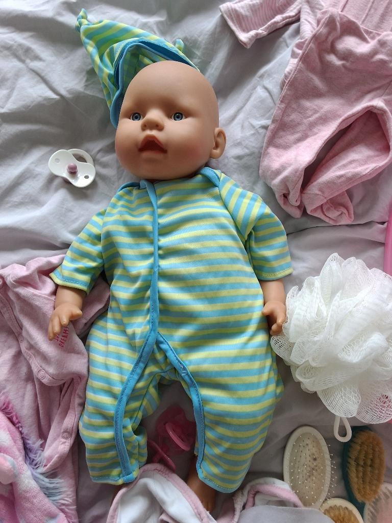 Baby pop met accessoires, Ophalen, Zo goed als nieuw, Babypop