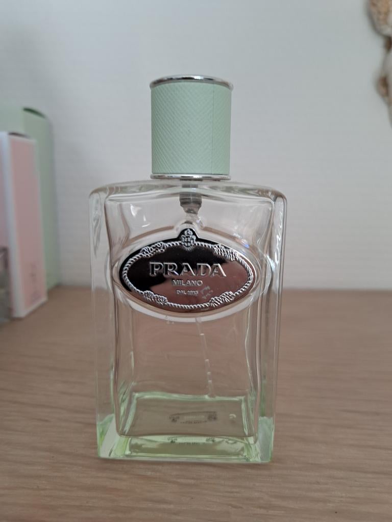 Flacon de parfum vide Prada infusion d'iris, Collections