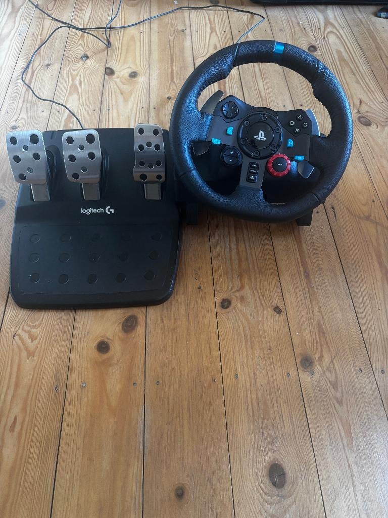 Logitech G29 gamestuur + pedalen — PS4/PS5/PC, Games en Spelcomputers, Racestuur, Force feedback, Ophalen of Verzenden, Zo goed als nieuw
