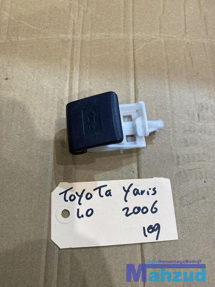 TOYOTA YARIS P9 motorkap hendel, Auto-onderdelen, Interieur en Bekleding, Toyota, Gebruikt