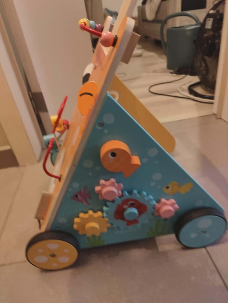 houten wandelwagentje voor baby's met activiteiten, Ophalen