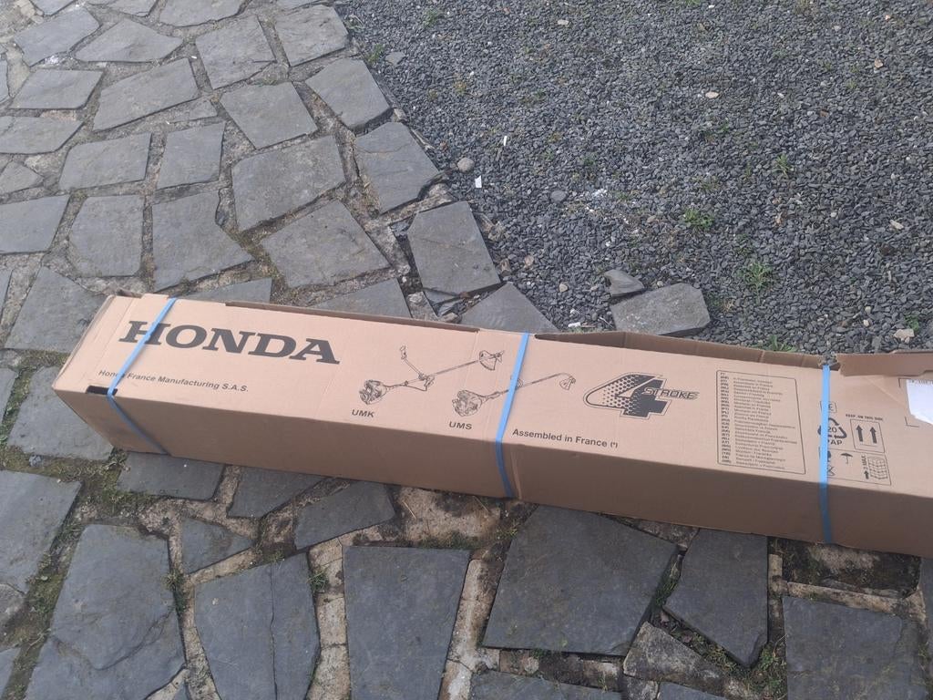 Debrousailleuse Honda Ums 425 neuve