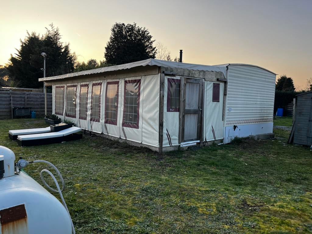 Stacaravan met staanplaats in Aarschot - Sparrenhof, Caravanes & Camping, Enlèvement, Comme neuf