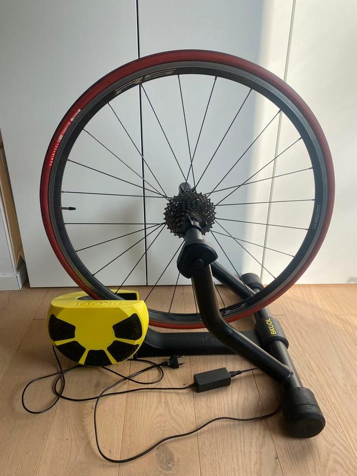 Bkool Smart Pro 2 fietstrainer + trainingswiel (shimano 11), Fietsen en Brommers, Fietsonderdelen, Zo goed als nieuw, Ophalen