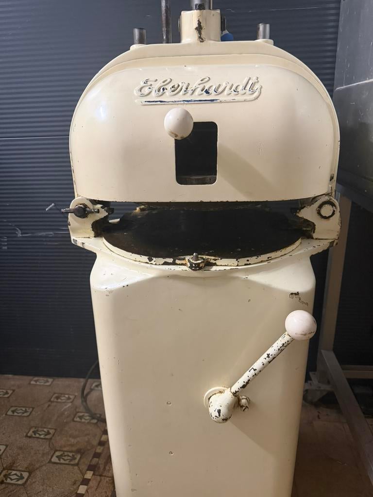 Diviseuse bouleuse Eberhardt – matériel de boulangerie, Enlèvement