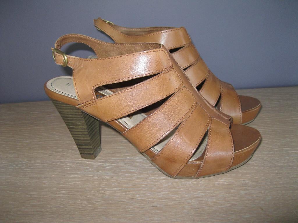 Tamaris sandalen maat 37 in prima staat, Tamaris, Beige, Gedragen, Sandalen of Muiltjes