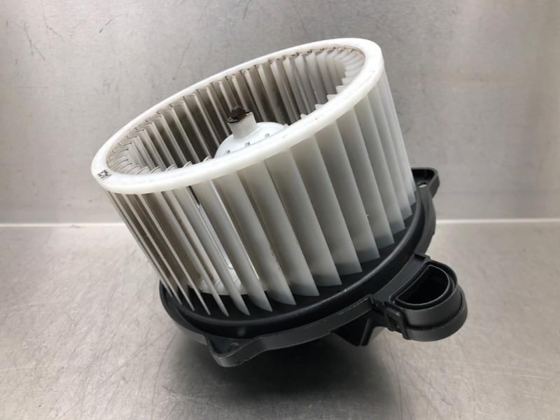 KACHEL VENTILATORMOTOR iX35 (LM) (|F00S3B2441|971132Y000|), Robert Bosch AG, Gebruikt, Hyundai, Robert-Bosch-Allee 1
74232  Abstatt, DE