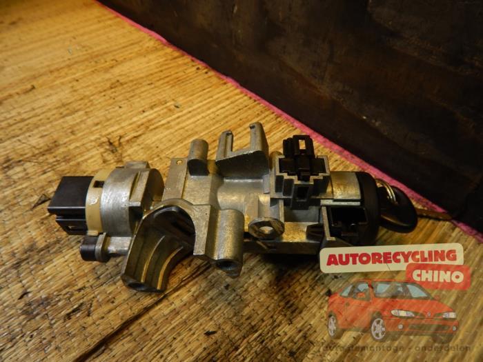 Kontaktslot + Sleutel van een Mazda 323F, Gebruikt, -, -, Ophalen of Verzenden