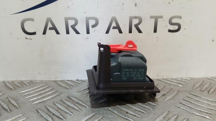 Moteur de verrouillage clapet réservoir d'un Mercedes C-Kla, 3 mois de garantie, Utilisé, -, -
