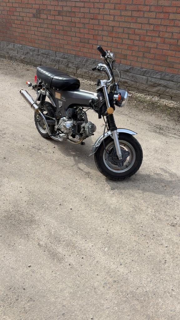 Dax b klasse zonder papieren, Motos, Enlèvement, Révisé