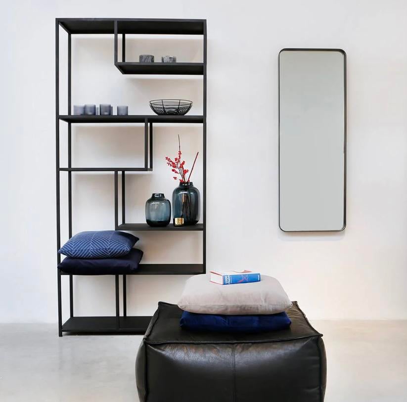 Hoog zwart wandrek van Furnified, Maison & Meubles, Armoires | Armoires murales, Comme neuf, 200 cm ou plus, Moins de 150 cm, Enlèvement