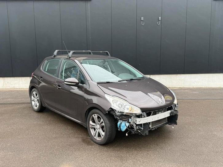 Peugeot 208 1.4 Essence 51 000 km, Autos, Peugeot, Particulier, Achat, Essence, Euro 5, Coupé, 5 portes, Boîte manuelle, Brun