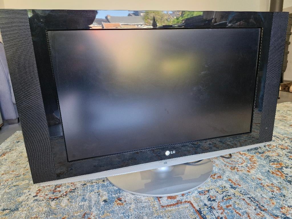 Télévision LG 32" à donner – Liège (Laveu), TV, Hi-fi & Vidéo, Télévisions, LCD, 80 à 100 cm, Enlèvement, Utilisé