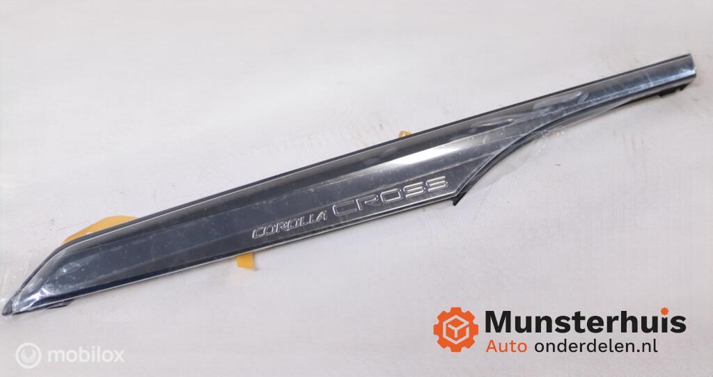 Achterklep bekleding Toyota Corolla Cross ('22>) 62505-16020, Neuf, Enlèvement ou Envoi