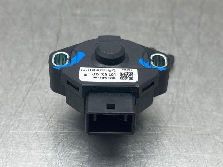 CONTACTEUR FEUX DE STOP Hyundai Tucson (TL) (|93840B2100|), Autos : Pièces & Accessoires, Électronique & Câbles, Hyundai, Utilisé