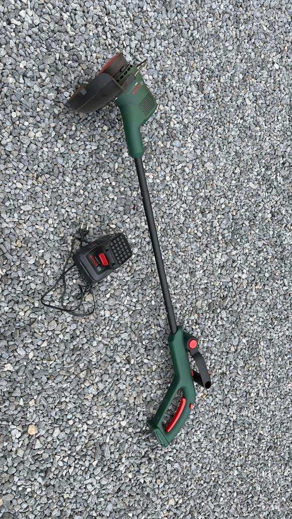 Coupe-herbe Bosch avec batterie et chargeur, Enlèvement, Comme neuf