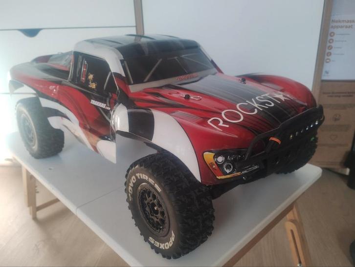 Geüpgrade Traxxas Slash 2WD Brushless, Hobby en Vrije tijd, Modelbouw | Radiografisch | Auto's, Zo goed als nieuw, Auto offroad