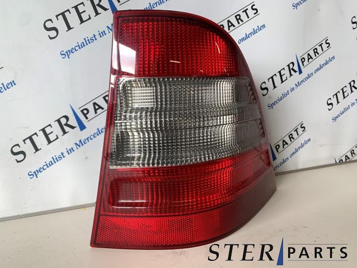 Achterlicht rechts van een Mercedes ML-Klasse, Auto-onderdelen, Gebruikt, -, Ophalen of Verzenden, -
