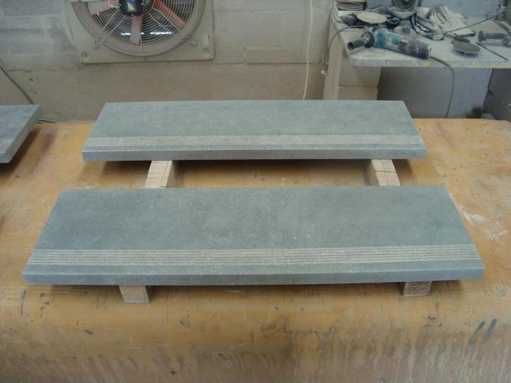 Marches d'escalier en pierre bleue, Jardin & Terrasse, Boîtes aux lettres, Neuf, Murale, Pierre, Encastré, Enlèvement