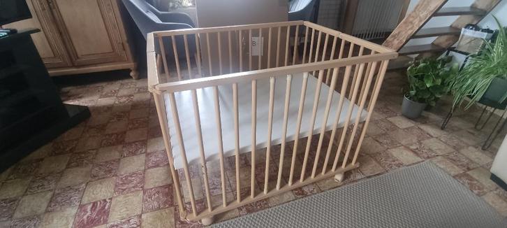 Parc pour enfants avec matelas pliable, Enfants & Bébés, Parcs, Comme neuf, Rectangulaire, Réglable en hauteur, Roulettes, Enlèvement