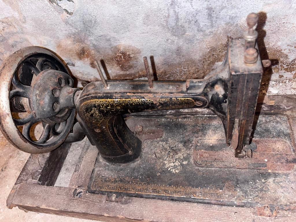 Oud stikmachine, decoratie stuk, Antiek en Kunst, Antiek | Naaimachines, Ophalen