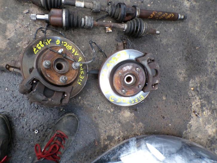 Moyeu avant droit Ford Fiesta 6 1.4TDCi 52kw 2008-2012, Autos : Pièces & Accessoires, Suspension & Châssis, Ford, Utilisé, Enlèvement