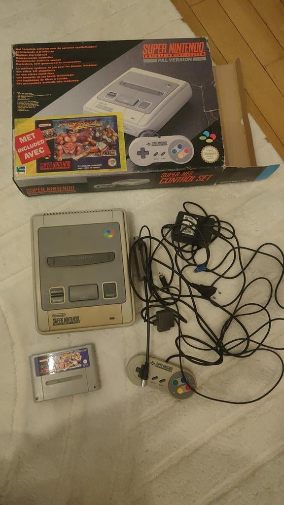 1 Super Nintendo-console in doos, Games en Spelcomputers, Ophalen of Verzenden