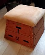 Poef. Delen van turnbok., Ophalen, Gebruikt, Leer, Bohemian