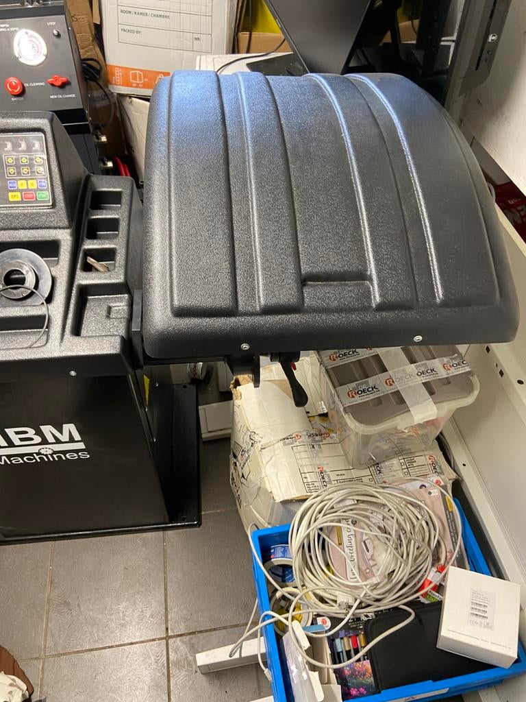 Bandenmachine en zandstraal olie machine, Autos : Divers, Outils de voiture, Enlèvement, Comme neuf