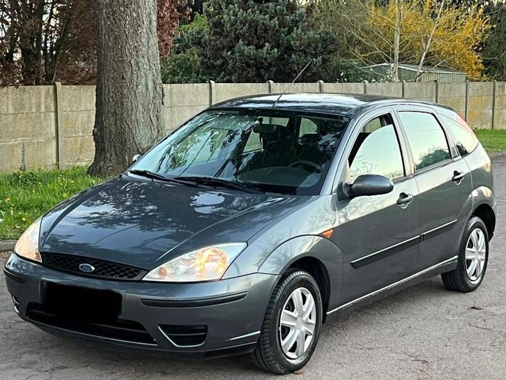 FORD FOCUS 1.4i ESSENCE C.T OK CARPASS EURO4 LEZ2030, Auto's, Ford, Particulier, Focus, ABS, Airconditioning, Alarm, Boordcomputer