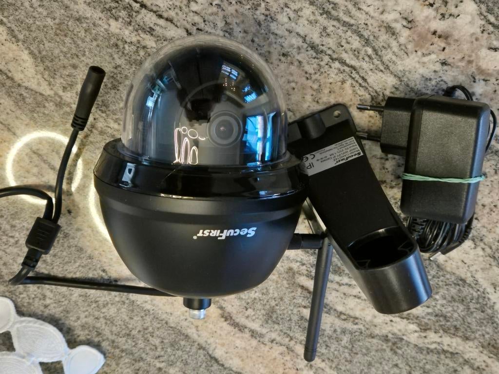 2 caméras, Enlèvement