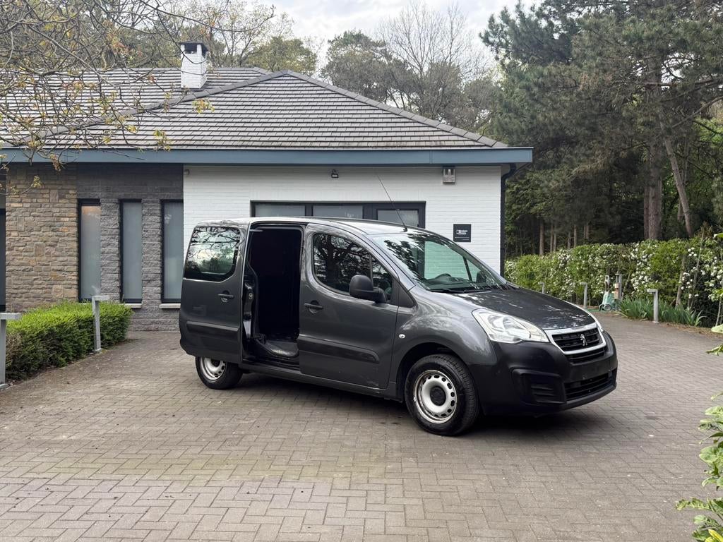 Peugeot Partner Lichte vracht – 10/01/2017–121.413 km–Euro 6, Auto's, Voorwielaandrijving, 4 deurs, Stof, Euro 6