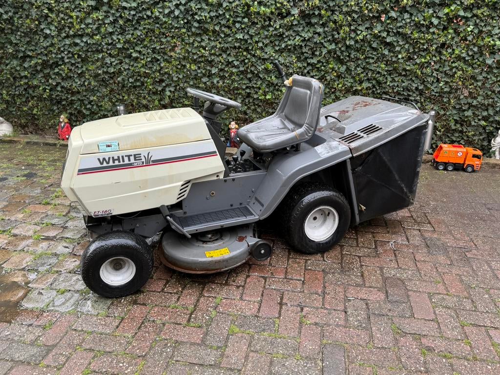 MTD White zitmaaier – 16PK V-Twin Briggs & Stratton lezen‼️, Ophalen, Zo goed als nieuw