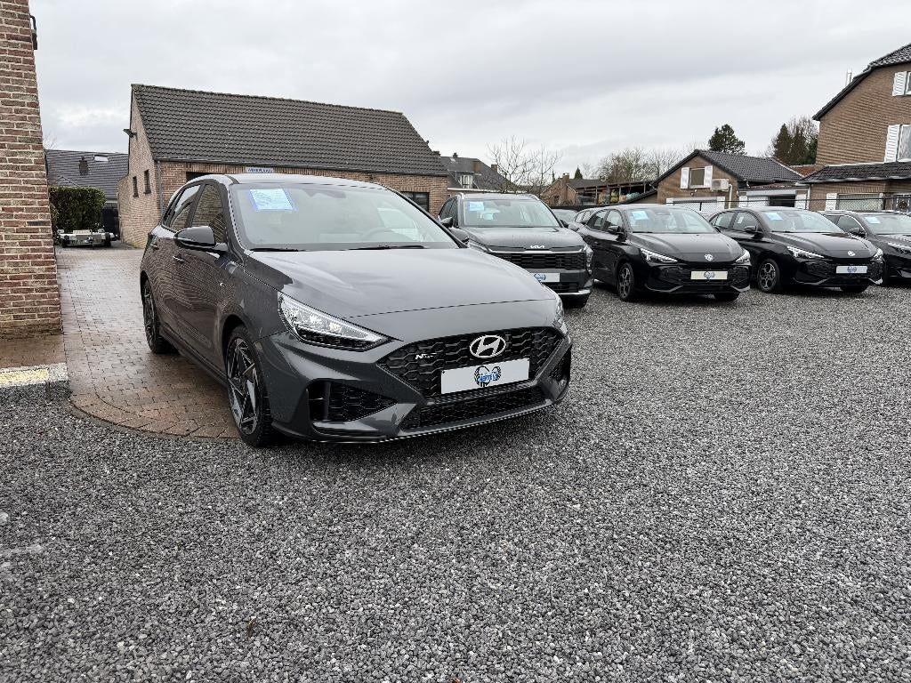Hyundai i30 HB 1.5 T-GDi MHEV 140PK N-Line DCT NIEUW 0KM, Autos, Hyundai, Argent ou Gris, Achat, Détection des panneaux routiers