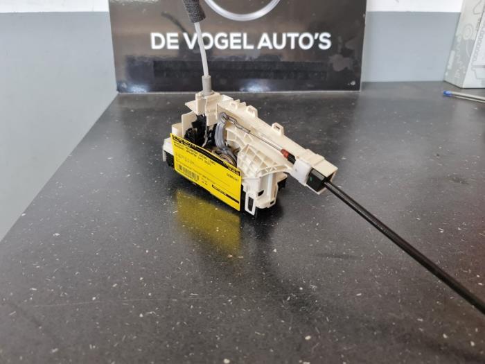 Serrure portière mécanique 2portes gauche d'un Mercedes Sp, Autos : Pièces & Accessoires, Carrosserie & Tôlerie, Mercedes-Benz