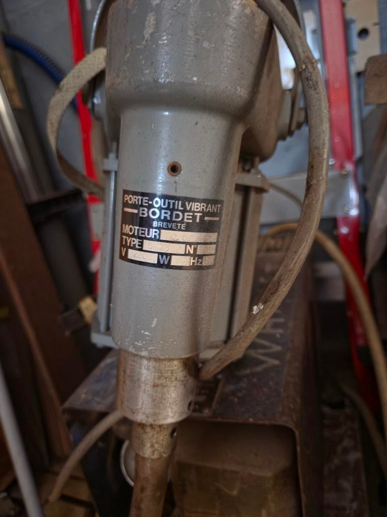 Porte outil vibrant Bordet menuiserie, Enlèvement