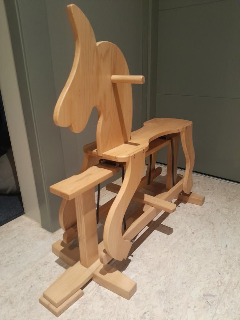 Houten schommel paard, Ophalen, Zo goed als nieuw