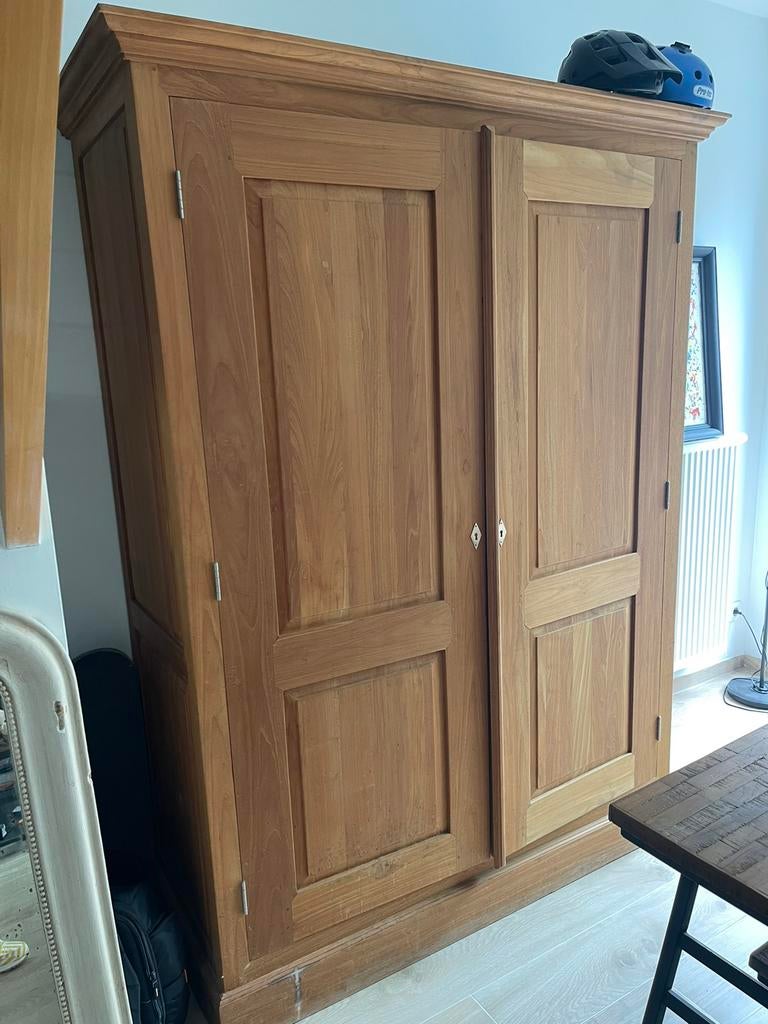 Eike kast te koop, Ophalen, Zo goed als nieuw