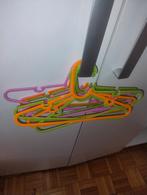 12 baby kleding hangers diverse kleuren, Ophalen