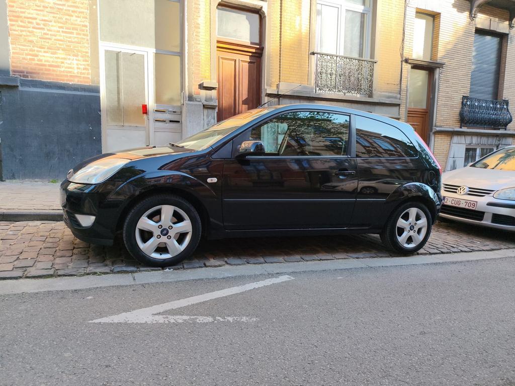Ford Fiesta 2005, Auto's, Voorwielaandrijving, Zwart, Handgeschakeld, Particulier